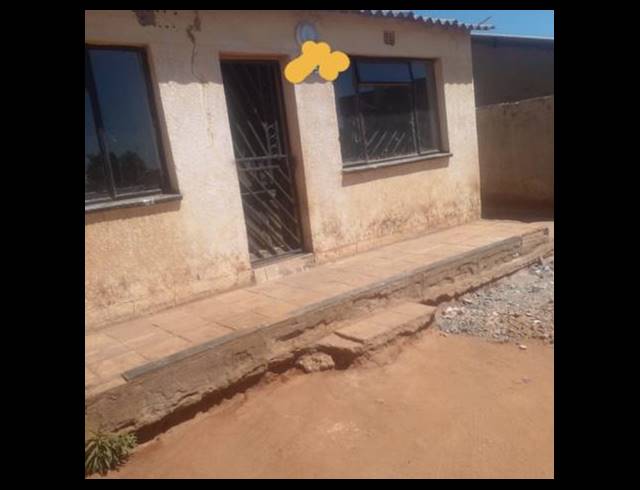 8 BEDROOM HOUSE FOR SALE IN ISITHAME